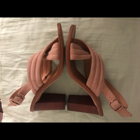 Leather heels 💕 - Picture 5 of 12